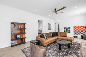 Φωτογραφία από το άλμπουμ του Temple of Time - Huge pool home Arlington Park! σε Σεϊρασότα +85 φωτογραφίες