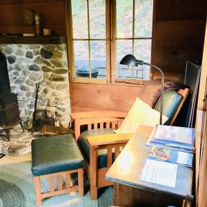 Istumisnurk majutusasutuses Russian River Treehouse