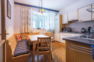 Η κουζίνα ή μικρή κουζίνα στο Apartment paletti