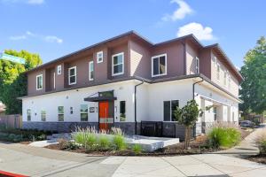 Το κτήριο όπου στεγάζεται  το διαμέρισμα