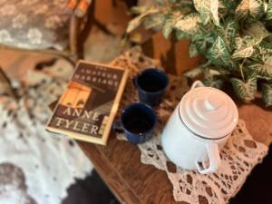 Thức uống tại Secluded Bell Tent Retreat Near Lake Oconee