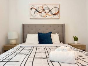 Postel nebo postele na pokoji v ubytování Luxury 5Beds 3Baths 2Balcony Penthouse 542Blvd