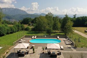 En generel udsigt til bjerge eller udsigt til bjerge taget fra luksusteltet