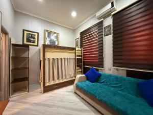 Χώρος καθιστικού στο Caspian Hostel