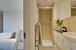 Et badeværelse på Chapel hideaway + 22 billeder