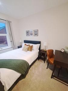 Voodi või voodid majutusasutuse Central Park View - Modern & Stylish 2 Bed Apartment - Great Location toas +9 fotot