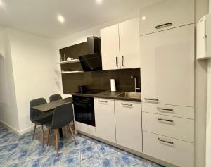 Kuchyň nebo kuchyňský kout v ubytování Familienfreundliche Ferienwohnung Sonnenhut + 18 fotografií