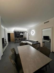 Η κουζίνα ή μικρή κουζίνα στο residenza Dum Dum +26 φωτογραφίες