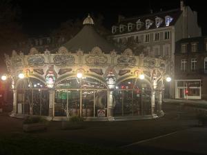 Budova, kde se aparthotel nachází