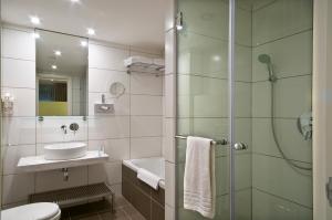 Ένα μπάνιο στο B-aparthotel Montgomery +24 φωτογραφίες