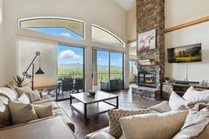 Khu vực ghế ngồi tại The Sanctuary at Prescott Downtown - Scenic Views