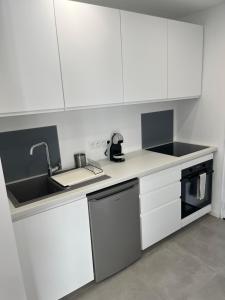 Nhà bếp/bếp nhỏ tại Luna l CLIM l proche hospital