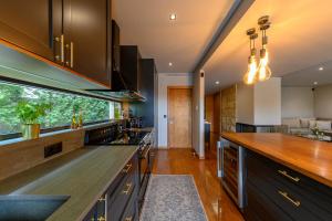 Η κουζίνα ή μικρή κουζίνα στο AB Villa Real-Estate