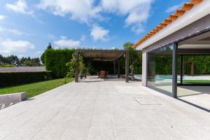 Κήπος έξω από το AB Villa Real-Estate