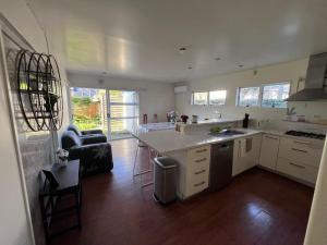 Kuchyň nebo kuchyňský kout v ubytování Epsom House close to CBD