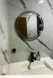 Ένα μπάνιο στο Bahija