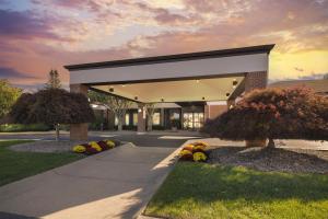 Κήπος έξω από το Sonesta Select Newport Middletown