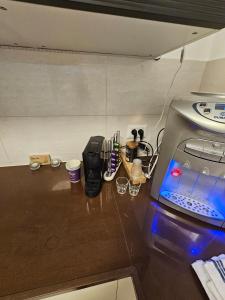 Η κουζίνα ή μικρή κουζίνα στο Neveh Shamir Staycation +2 φωτογραφίες