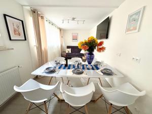 Μια τηλεόραση ή/και κέντρο ψυχαγωγίας στο Le Mazal