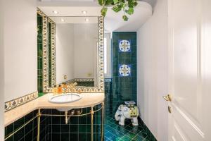 Ένα μπάνιο στο Villa Rosaria +72 φωτογραφίες