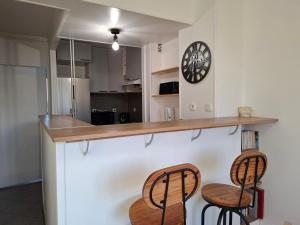 Η κουζίνα ή μικρή κουζίνα στο Peaceful stay with unobstructed views, modern comforts