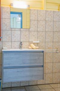 Koupelna v ubytování La Casita Jaune avec vue sur mer & jardin tropical