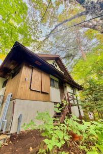 Budova, kde se prázdninový dům nachází