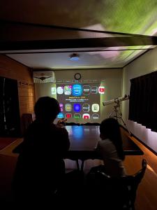 TV a/nebo společenská místnost v ubytování THE LOOKOUT KUSATSU - Vacation STAY 90962v