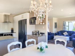 Η κουζίνα ή μικρή κουζίνα στο Petit Paradise