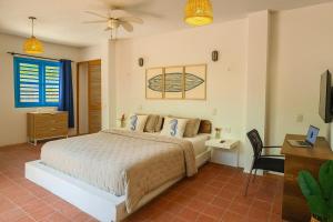 Postel nebo postele na pokoji v ubytování Lovely private cabin with beach access in Palomino + 44 fotografií