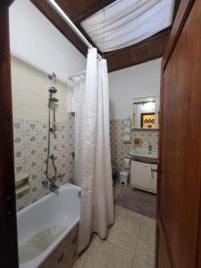 Ένα μπάνιο στο Borgo Maggiore