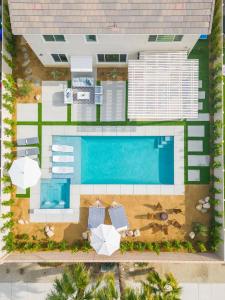 Swimmingpoolen hos eller tæt på Queen of the Desert - 7br Pool home festivals