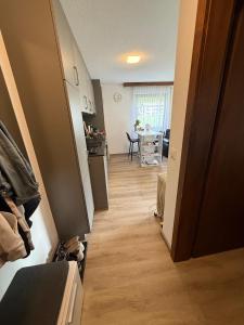 Köök või kööginurk majutusasutuses Haus Silence - Berge & Sonne im Saastal Ski Wandern Familie Haustiere +6 fotot