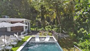 Fotografie z fotogalerie ubytování Rainforest Pearl Private Escape with Heated Pool v destinaci Río Grande