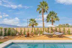 Swimmingpoolen hos eller tæt på Queen of the Desert - 7br Pool home festivals