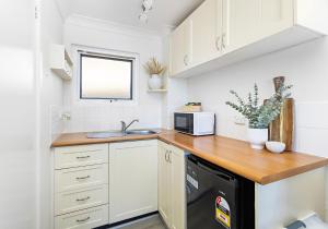 Η κουζίνα ή μικρή κουζίνα στο Kiama Dreams