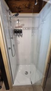 Koupelna v ubytování Pauanui Beach House Suntrap + 46 fotografií