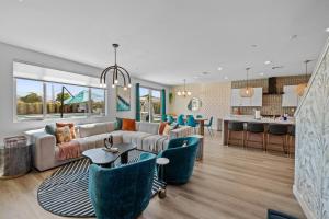 Kuchyň nebo kuchyňský kout v ubytování Electric Slide Lazy River, Pickleball, Game-room