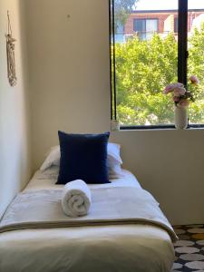 Postel nebo postele na pokoji v ubytování Near Train Cafe-Quiet and Cozy