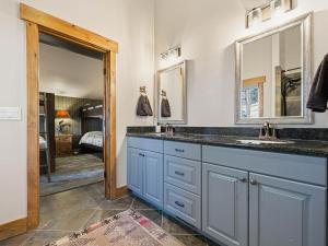 Ảnh trong thư viện ảnh của Summit Haven 4brhot Tub,mountain Views ở Summit Park +89 ảnh