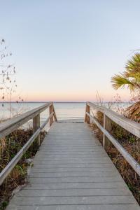 Ảnh trong thư viện ảnh của Beachfront Condo - Pool, Tennis Court, View ở Tybee Island