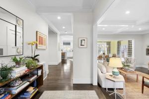 Posezení v ubytování Fairway Villa by Rove Travel Family Home with Heated Pool