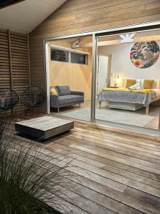 Postel nebo postele na pokoji v ubytování One O One Cabins, Waiheke Island