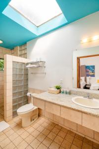 Koupelna v ubytování Casa Milo + 16 fotografií