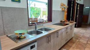 Nhà bếp/bếp nhỏ tại Villa Creolita