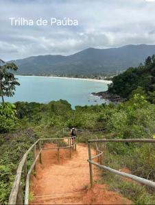 Loodusmaastik kodumajutuse lähedal