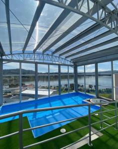 Πισίνα στο ή κοντά στο Rústico 804 Lago Sochagota