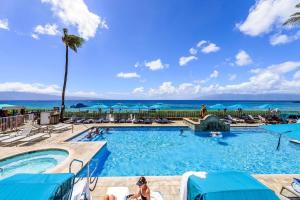 Πισίνα στο ή κοντά στο Whaler 712 · WHA 712 Kaanapali OceanFront Condo w Ocean Views