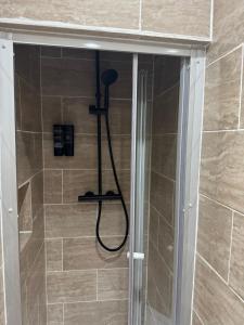 Ένα μπάνιο στο Chic Above Store