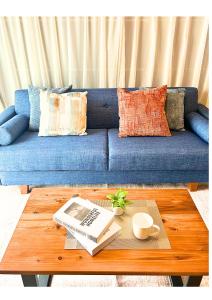 O zonă de relaxare la 東京と富士山の中間-フルリノベ100平米-古民家で暮らす旅-海近-閑静な住宅街-キッズ遊べる遊具- Macchiato SHONAN Vacation Stay-